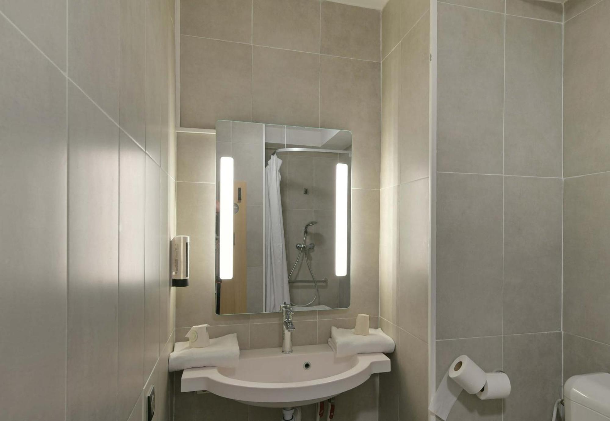 B&B Hotel Le Mans Nord 2 Saint-Saturnin  Kültér fotó